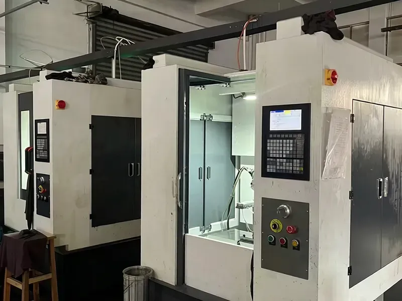 Multi-axis CNC milling and turning for complex industrial blade bodies