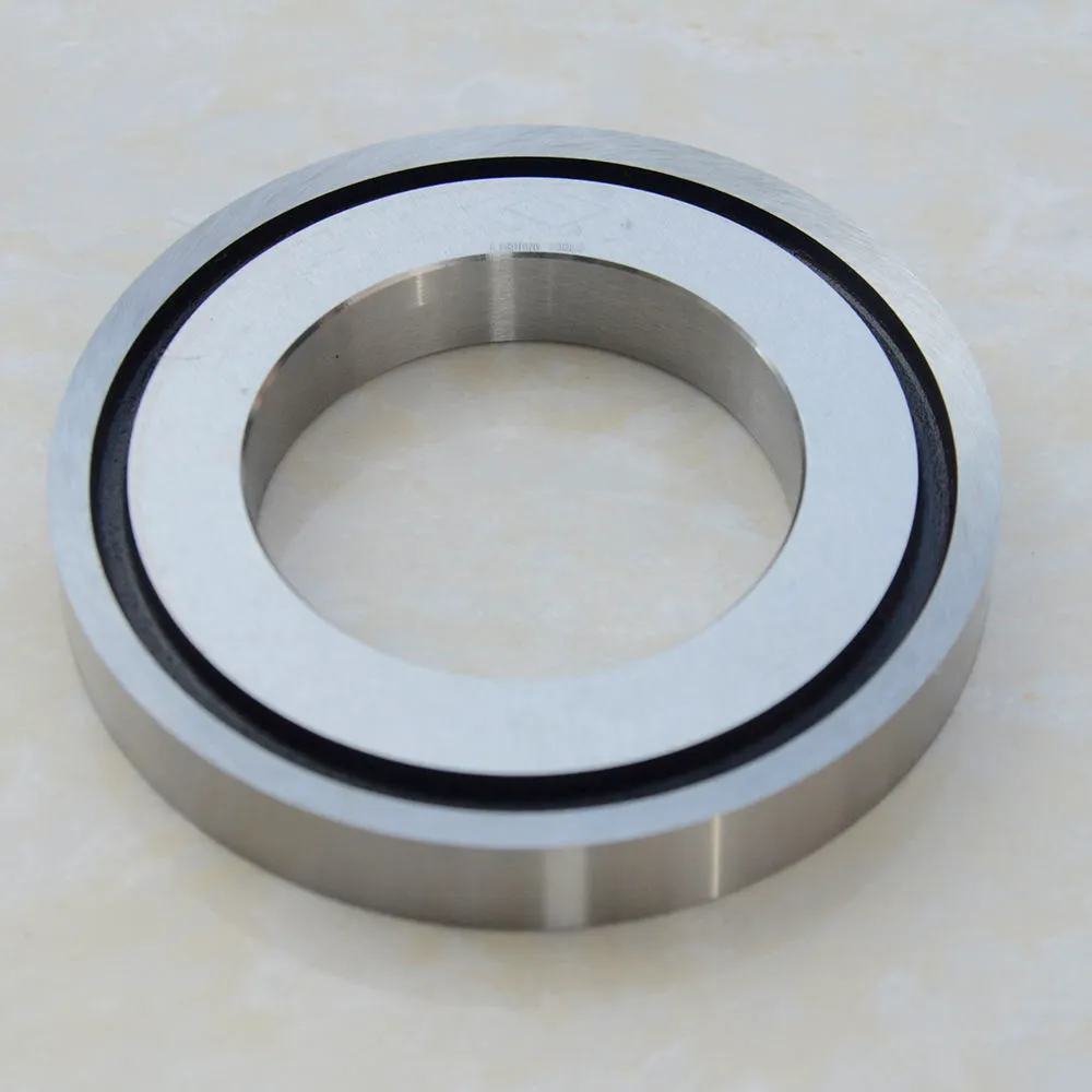 Industrial rotary slitting knives for continuous production lines