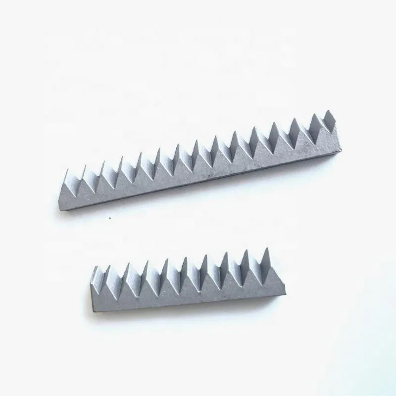 Staggered Claw Crusher Knife